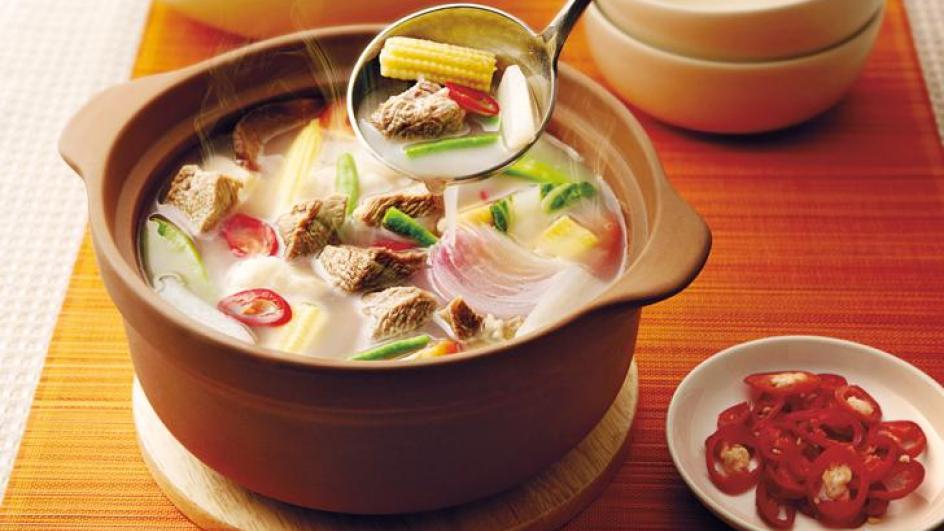 Hot & Sour Clear Beef Soup