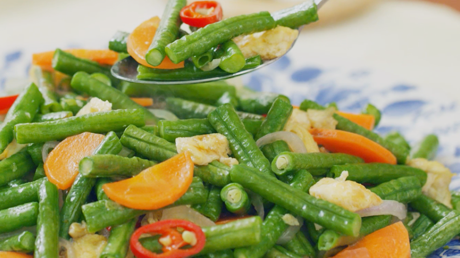 Stir-Fried Long Beans With Egg