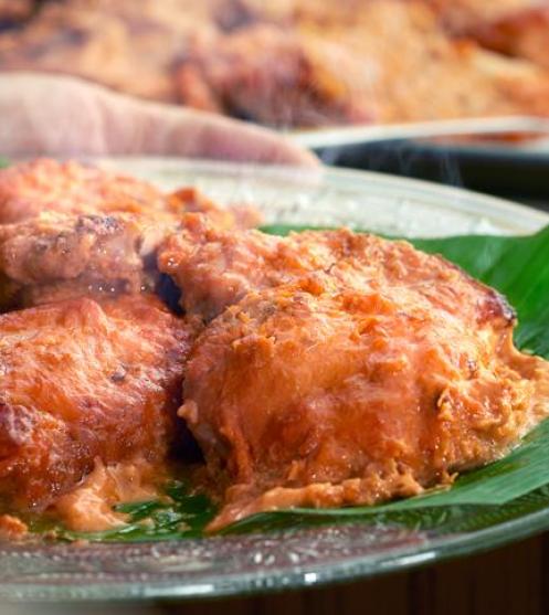 Nasi Dagang dengan Kari Ikan Tongkol dan Acar Jelatah