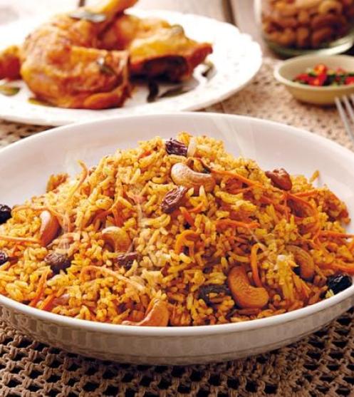 Nasi Dagang dengan Kari Ikan Tongkol dan Acar Jelatah