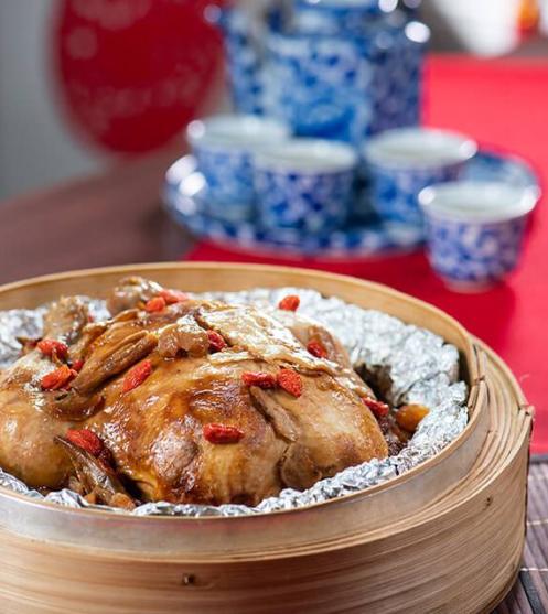Nasi Dagang dengan Kari Ikan Tongkol dan Acar Jelatah