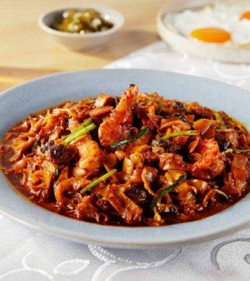Fried Kueh Teow with Gravy