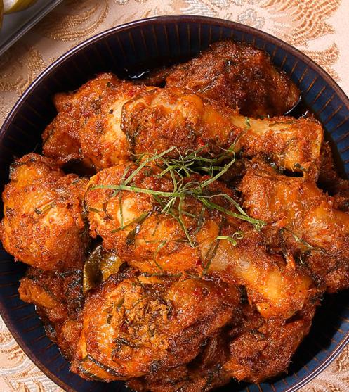 Traditional Chicken Rendang - Topshot Tight