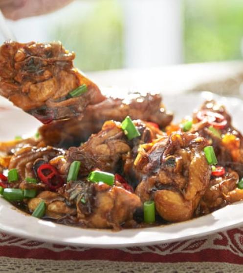 Nasi Dagang dengan Kari Ikan Tongkol dan Acar Jelatah