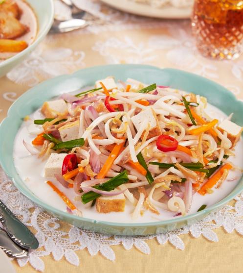 Bean Sprout and Tofu in Coconut Gravy