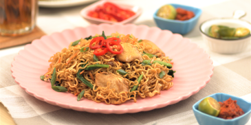 Malaysian Fried MAGGI Noodles with Soy Chicken