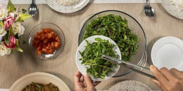 Fresh Mixed Herb Salad