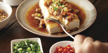 Simple Steamed Silken Tofu With Minced Chicken