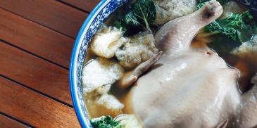 Sup Ayam Dan Ikan Maw Kukus Dengan Cendawan Shiitake