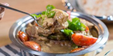 Quick Korma with Pitta Bread