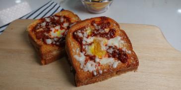 Roti Bakar Sambal Telur Goyang